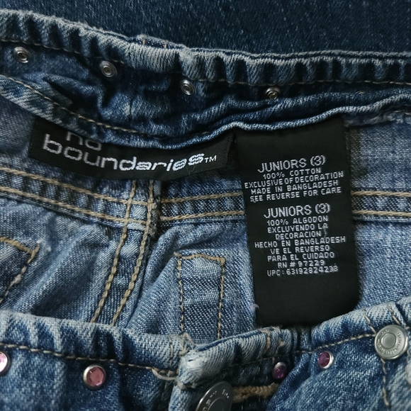 Y2K No Boundaries Studded Rhinestone Mcbling Jeans Juniors Sz 3 - Picture 4 of 7